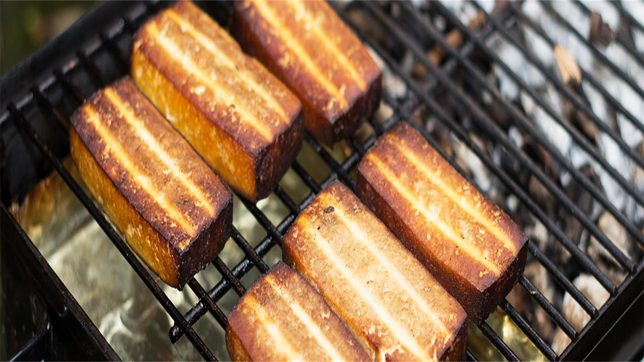 How to Prepare a Grilled Tofu Steak Recipe For the BBQ