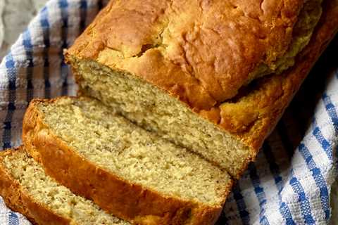 APPLESAUCE BANANA BREAD