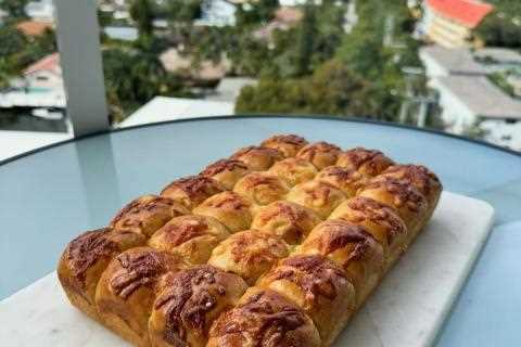 Cheddar Cheese Whole Wheat Sourdough Rolls