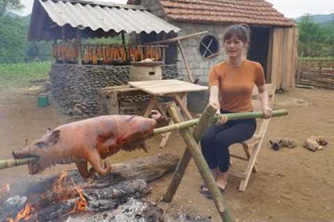 Roast Whole BIG SPICY PIG 30KG with 4 Bamboo - BBQ Spicy Foods - Farm Life, Free Bushcraft