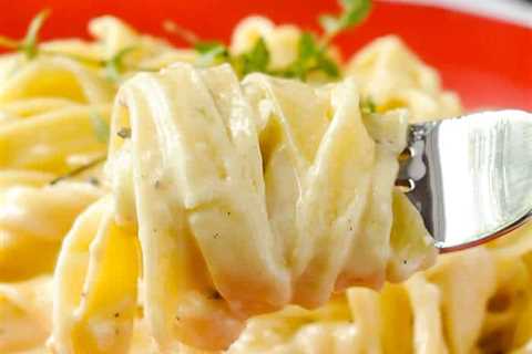 Fettuccine Alfredo. Only 5 ingredients!!