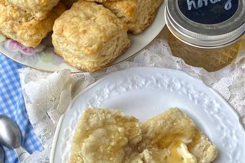 HONEY BUTTERMILK BISCUITS