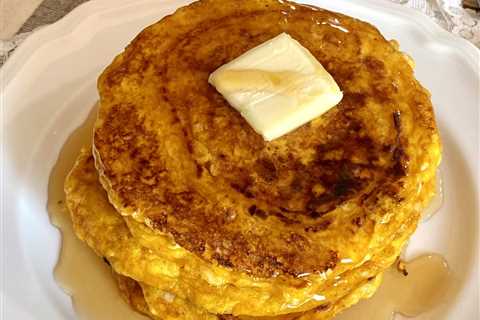 EASY PUMPKIN PANCAKES