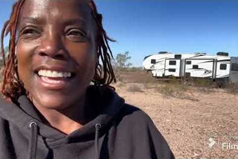 Living Life Off Grid / I’m in Quartzsite