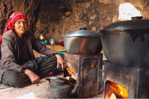 Delicious Afghan Recipes: Old Lovers'' Local Tasty Food in a Cave