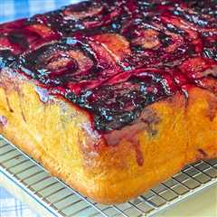 Sticky Blueberry Cinnamon Rolls