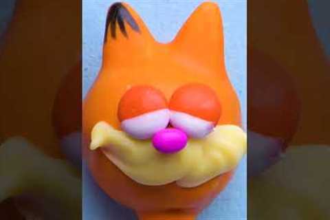 Grumpy never tasted so good! 😼🍰 Garfield cake pop!