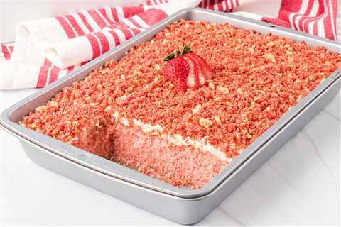 Strawberry Crunch Cake